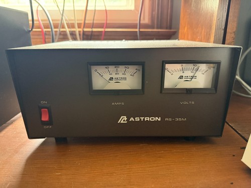 ASTRON RS-35M 35 AMP METERED POWER SUPPLY Great clean shape works