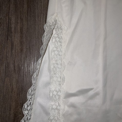 Vintage Val Mode Nylon & Lace Trim Maxi Half Slip Side Slit Size M Silky Blush - Picture 4 of 7