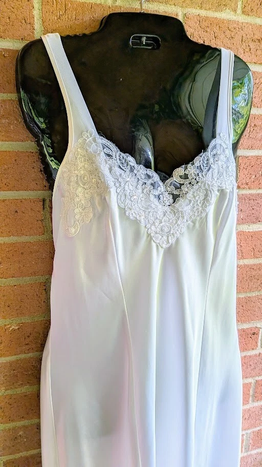 Linea Donatella M Camisón Satinado Boda Lentejuelas Encaje Cuentas Lazo Coqueta Romántico Foto 2 de 4