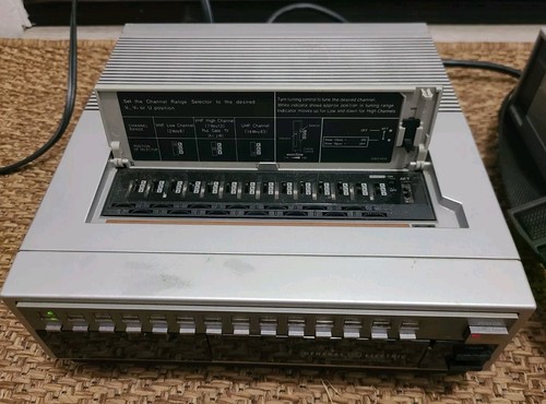 Vintage 1982 General Electric Programmable Timer & VHS Recorder & Remote - Picture 5 of 21