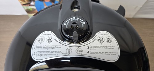 NUOVA Pentola a Pressione Elettrica Chefman 6 QT 9 in 1 con Libro di Cooking - Foto 10 di 15