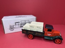 Ertl 1931 Hawkeye Crate Bank Die Cast Truck 1:25 Scale NIB Servistar B453