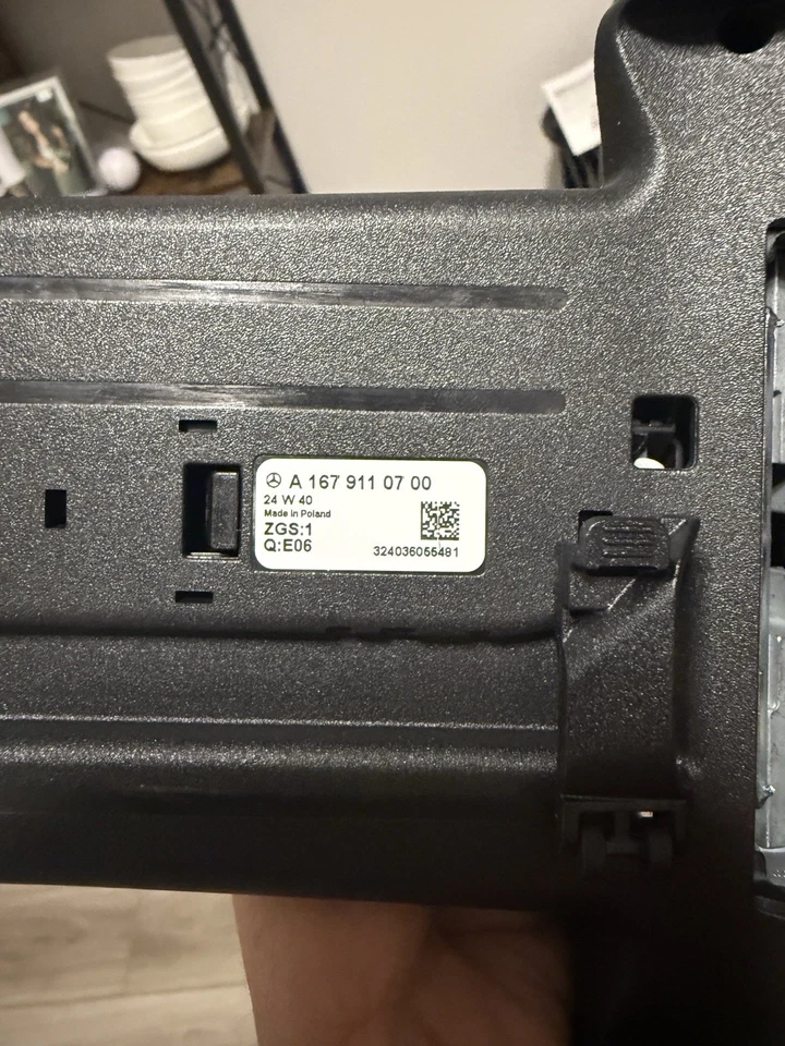 Entretenimiento de asiento trasero para monitor reposacabezas Android Maybach GLS 600 4MATIC 2023 Foto 4 de 4