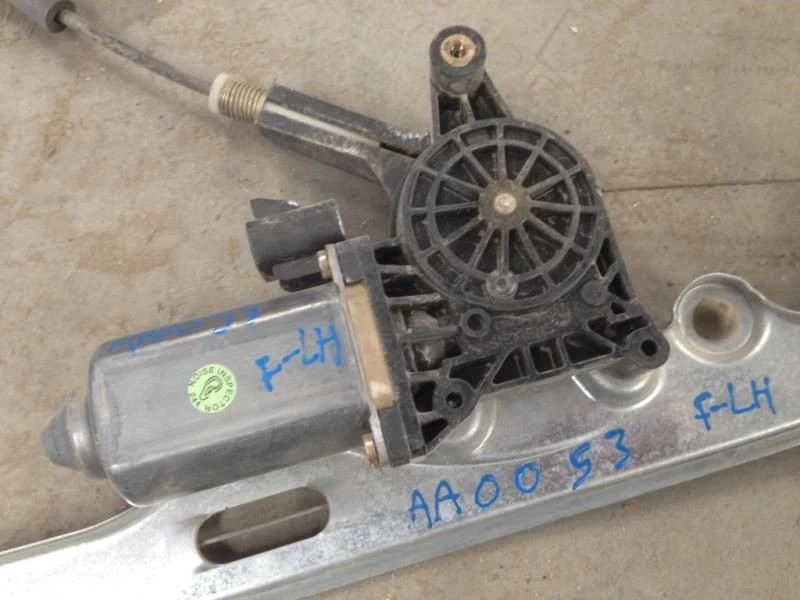 99 00 01 02 03 04 05 06 07 REGULADOR VENTANA DELANTERA IZQUIERDA SILVERADO 3500 15515 Foto 2 de 4