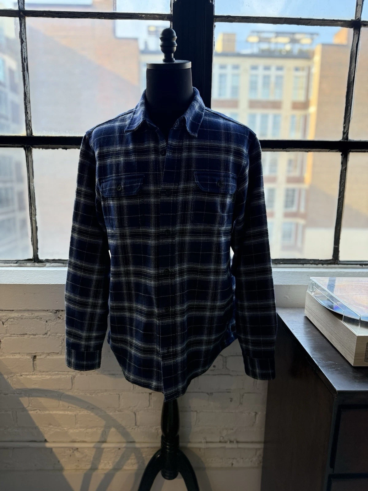 Woolrich Men's Blue Plaid Flannel Long Sleeve Button-Up Shirt jacket Size Large