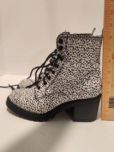 KOHL'S Sonoma Women's High Heel Combat Boots Spotted Snow Leopard Size 7.5 - Picture 13 of 13
