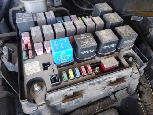 Caja Reles/Fusibles para SSANGYONG REXTON 270 XVT Limited 167786 - Imagen 1 de 8
