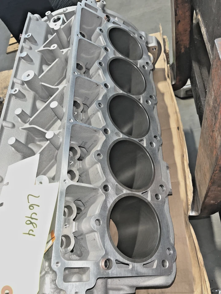 NEW Dodge Viper 8.4 V10 Aluminum Block SRT-10 05037723AA 4th /5th Gen - Изображение 4 из 4