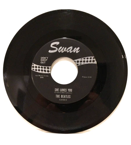 THE BEATLES: SHE LOVES YOU/I'LL GET YOU, SWAN S-4152S; VERY GOOD 45 RPM 7" A1+