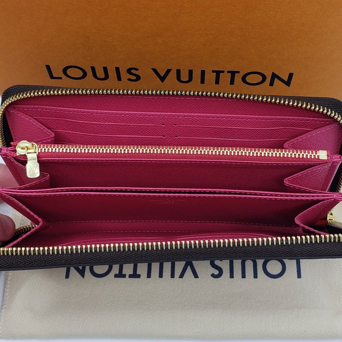 🍀NEW LOUIS VUITTON Christmas 2020 Vivienne Monogram Zippy