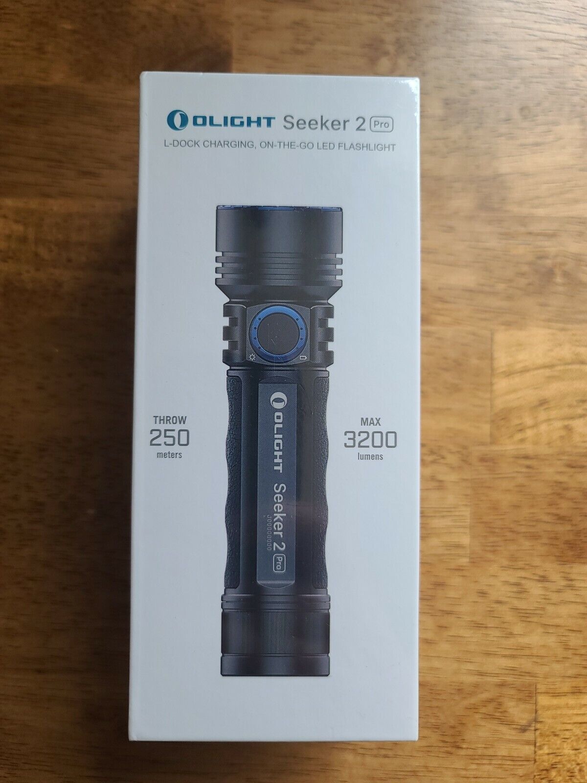 Olight Seeker 2 Pro Taschenlampe 3200 Lumen/250 M 3 LEDs Wiederaufladbar!@ Olight Seeker 2 Pro Taschenlampe 3200 Lumen/250 M 3 LEDs Wiederaufladbar!@