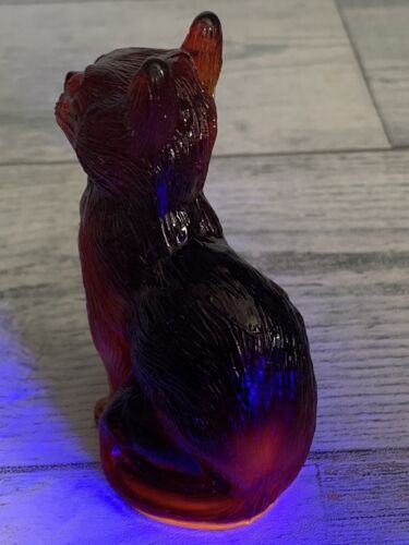 Vtg. Mosser Sitting Cat Ruby Red With Yellow Slag FigurineUV Glow - Picture 9 of 12