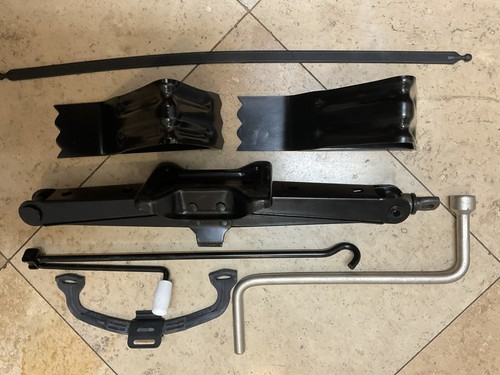 03-04-05-06-07-08-09-10-11-12 BMW X5 Tire Jack  and Tools OEM 6 754 372 - Picture 2 of 6