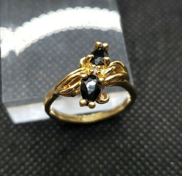 10K gold Ring with coral, size 8 (LIND) 10K gold Ring with coral, size 8 (LIND)