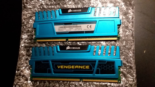RAM 2 LOT Corsair Vengeance 8GB (2x4GB) DDR3 1600 Desktop CMZ8GX3M2A1600C9B