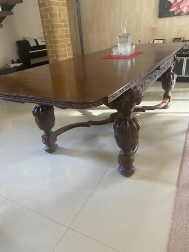 English carved Oak Table - Picture 2 of 7
