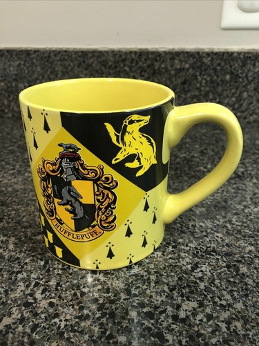 Harry Potter Hufflepuff Crest Ceramic Coffee Mug 14oz Silver Buffalo Yellow Blak - Photo 4 sur 12