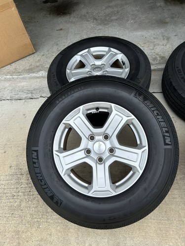 1) 5 Jeep Wrangler JL Factory OEM 17"x7.5" Wheel & New Michelin Tire  5VH23TRMAA - Picture 3 of 5