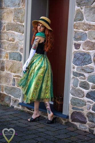 Disney Store Deluxe ANNA Costume Dress Frozen Girls 9/10 Women’s Xs Wig Cosplay - Picture 2 of 8