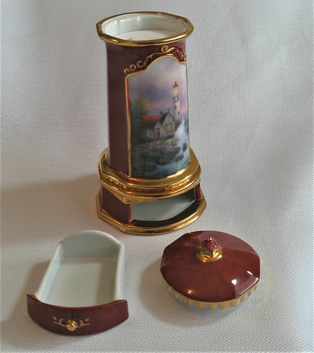 Caja de baratijas faro porcelana reflejo junto al mar Thomas Kinkade sin música - Imagen 8 de 14