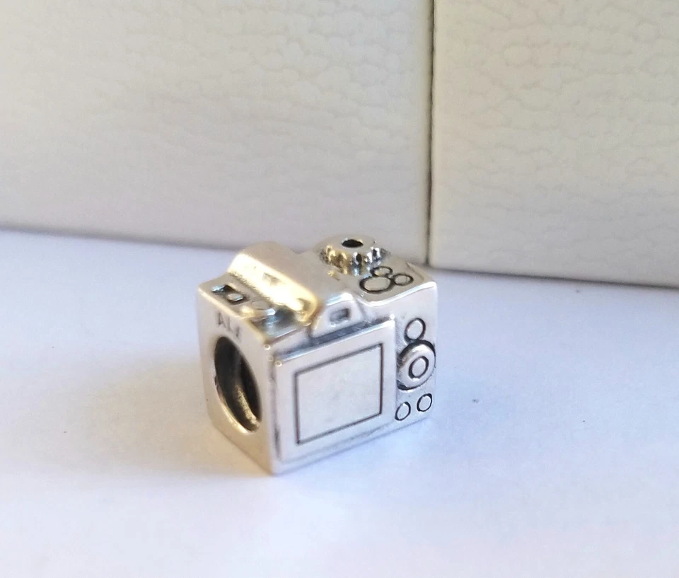 Nuevo Pandora Auténtico Sentimental Instantánea Cámara Dije Foto 3 de 4