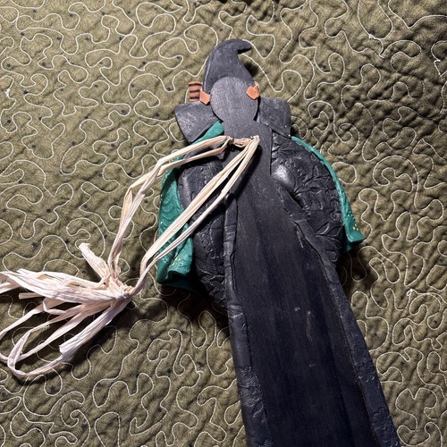 Cynthia Madrid Fall Witch Midwest of Cannon Falls 18.5" Folk Art embossed Clay - Picture 7 of 10