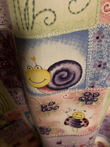 Ladies Pink Medical Scrub With Whimsical Bees And Snails Sz 3X By H. Q Scrub - Picture 8 of 11