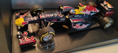 1:18 Vettel Red Bull Racing Renault RB8 2012 - Bild 2 von 5