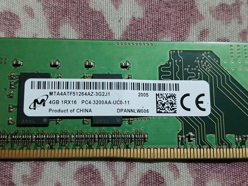 MTA4ATF51264AZ-3G2J1 Micron 4GB DDR4 Non ECC PC4-25600 3200MHz 1Rx6 Memory - Image 2 of 3