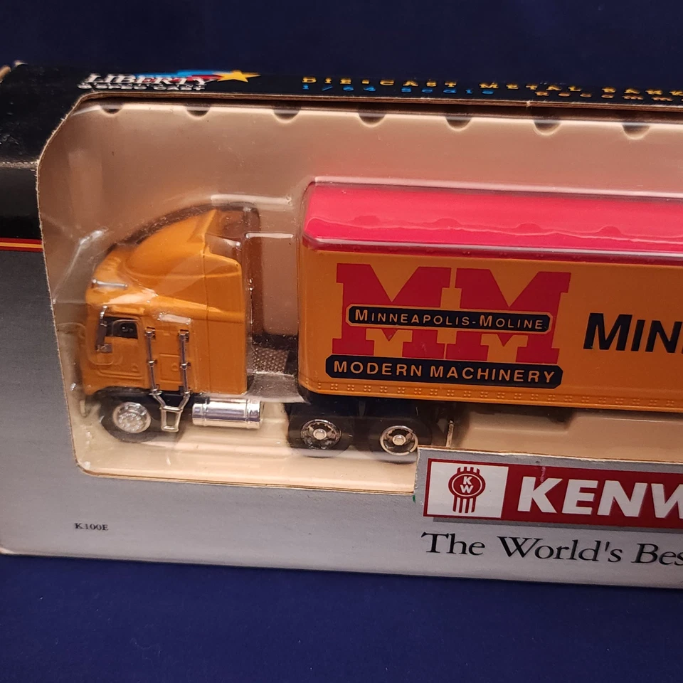 Banco Kenworth 18 ruedas Minneapolis-Moline maquinaria moderna de colección Foto 2 de 4