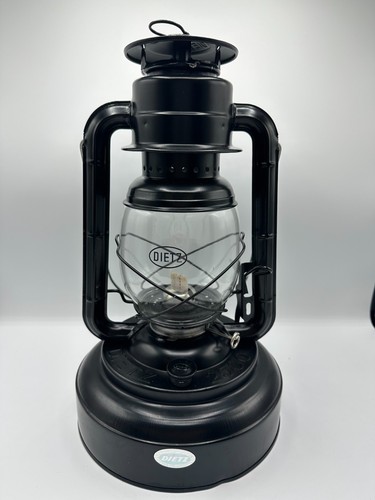 Dietz #2500 Jupiter Black vintage style oil lantern small dent in hood and base