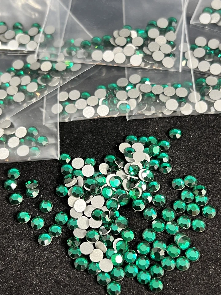 Swarovski Emerald 16SS Art2000 Superior Silver Foil, 1/3 Gross (48pcs) - Imagem 2 de 4