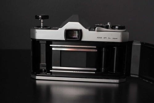 Pentax Spotmatic Vintage Film Camera & 55mm Lens - Picture 3 of 10