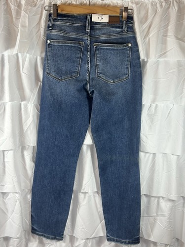 Judy blau neu mit Etikett Boyfriend Fit hohe Taille mittlere Waschung klassische saubere Damenjeans 0/24 - Bild 7 von 9