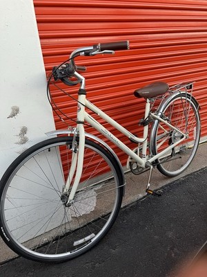 Schwinn Beige 700C City Bike Steel Frame Rear Rack Fenders Caliper Brakes