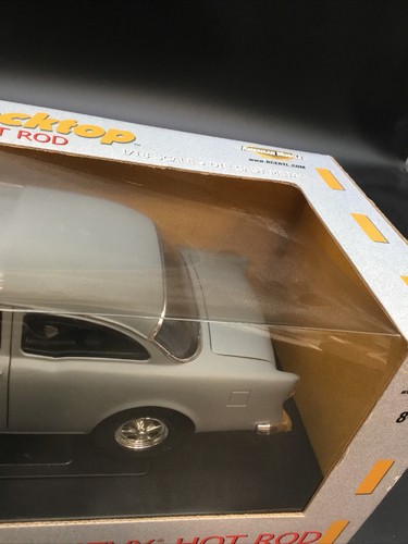 Ertl 1:18 American Muscle 1955 Chevy Hot Rod due corsie Blacktop con scatola - Foto 6 di 10
