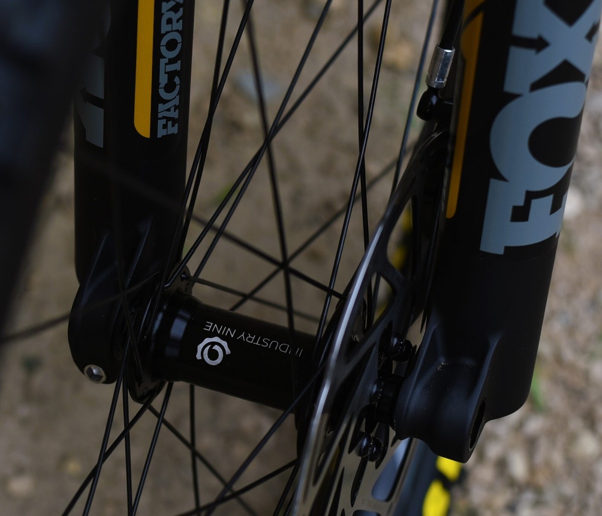 【新品・未使用】SANTA CRUZ SMBB pro model 6.1 Santa Cruz Megatower Carbon C S - Summit Bicycles