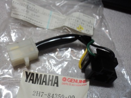 Yamaha XJ XS 550 650 850 1100 1979-83 CONJUNTO DE CABLE DE FAROS NUEVO FABRICANTE ORIGINAL 2H7-84359-00 - Imagen 6 de 6