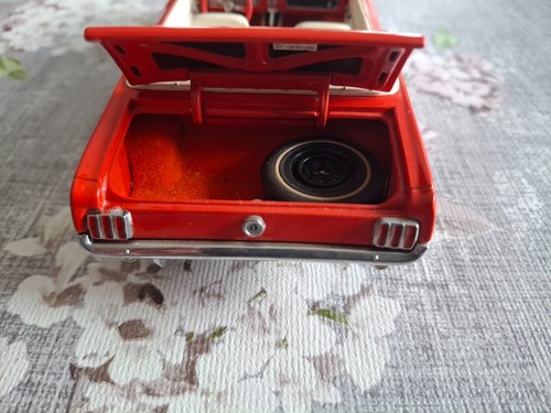 franklin mint 1:24 Ford Mustang BJ 1964 1/2 OHNE OVP - Bild 6 von 12