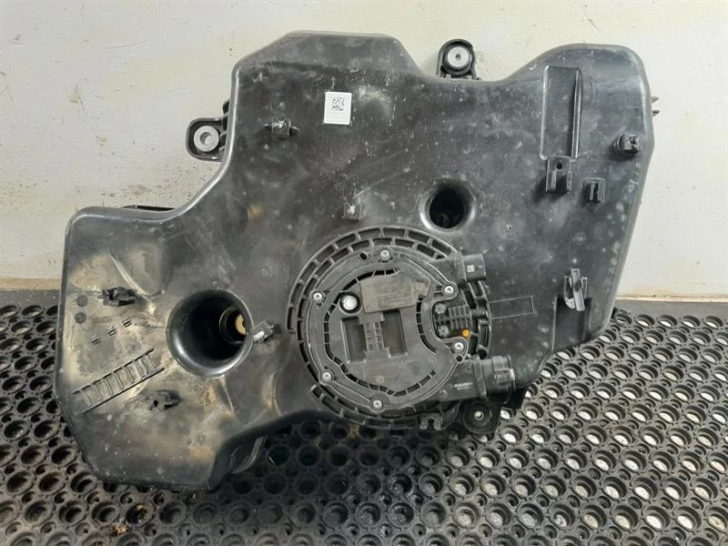 ADBLUE TANK BMW SERIE 1 MK3 F40 2019- 116D M SPORT 3 cilindros 12v DOHC tanque aditivo Foto 3 de 3