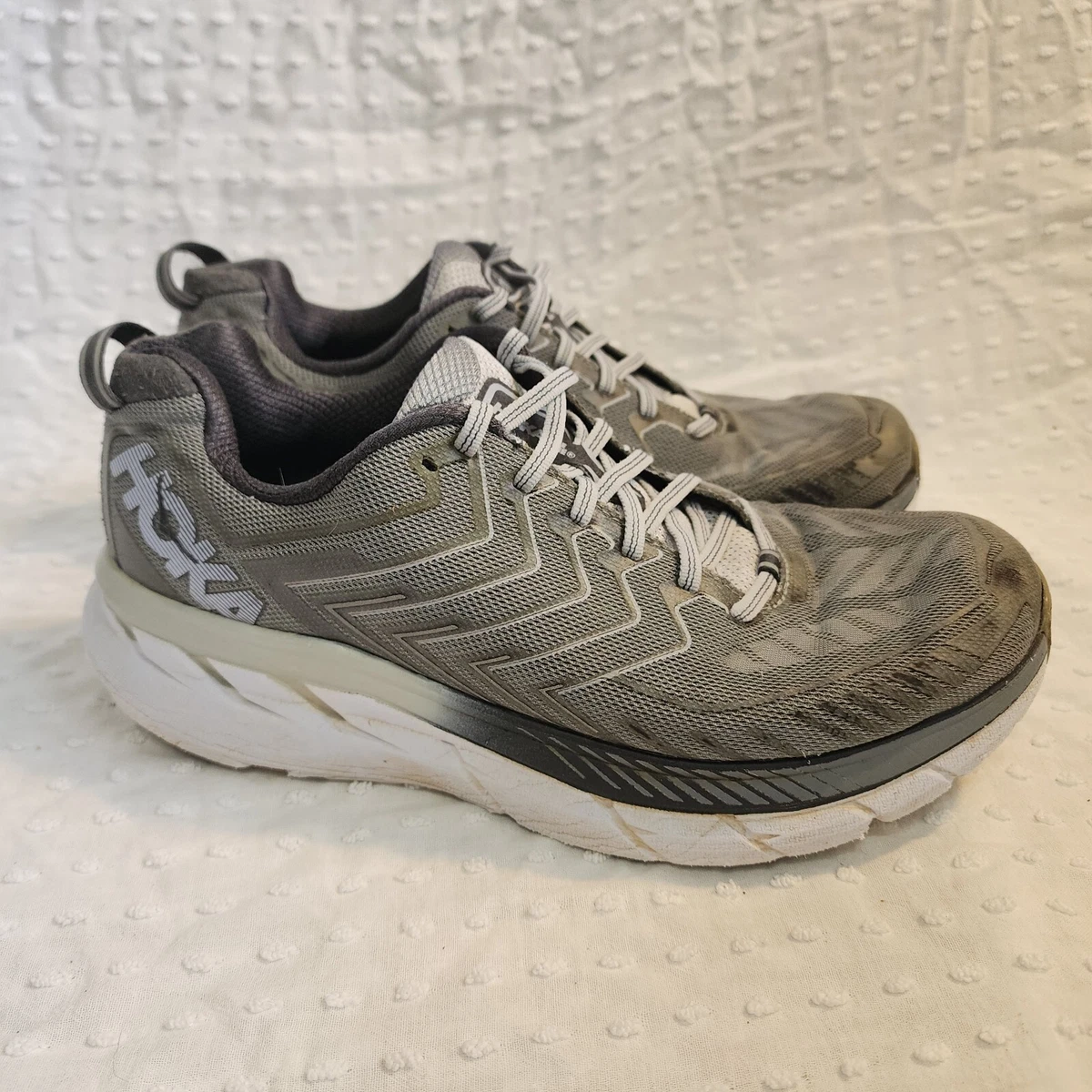 Hoka One One Clifton 4 Men's Size 10 EE Gray White Black Running Shoes  Sneakers