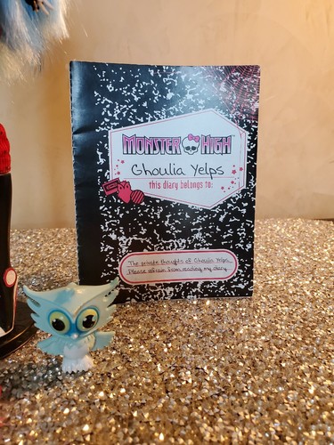 Monster High Ghoulia Yelps bambola prima ondata con abito, accessori, animale domestico e diario - Foto 4 di 6