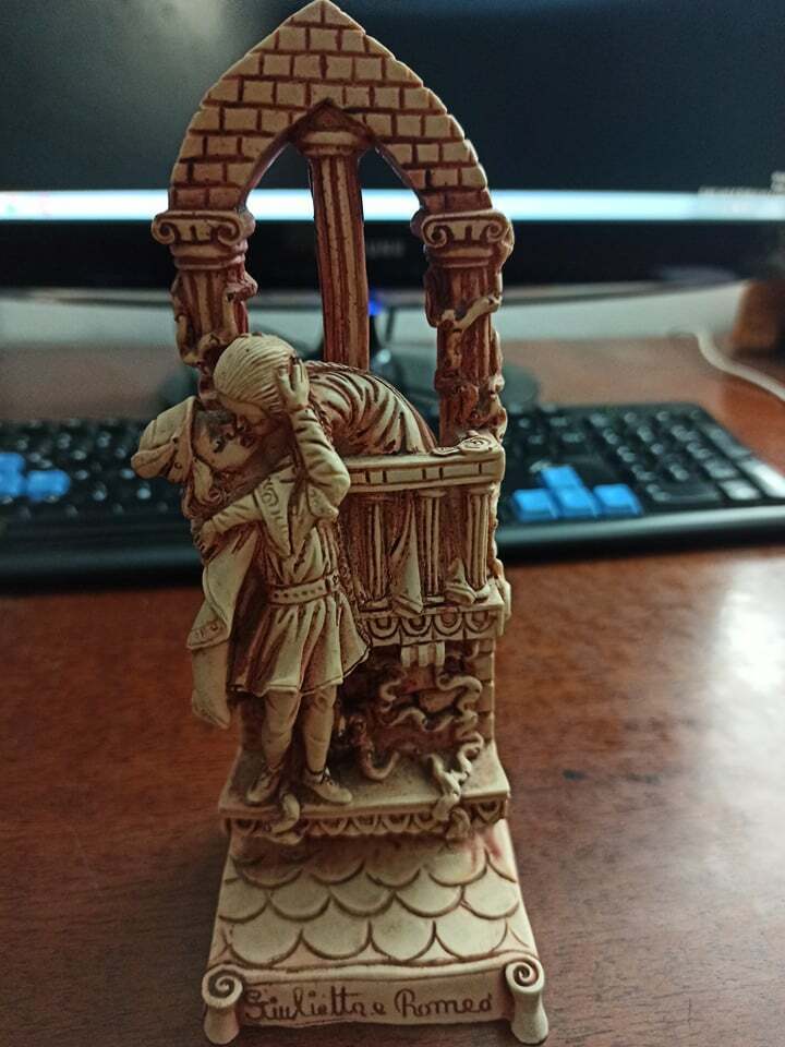 Foto 1 di 2
