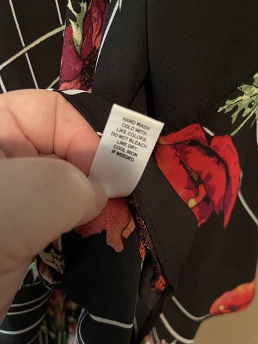 Cato Black Red Floral Blouse Top Sz XL 16/18/20 Bell Ruffle Sleeve Silver Adorn - Picture 7 of 7