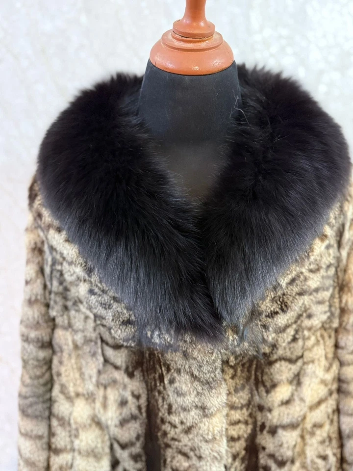 Casaco de pele manchada vintage com colarinho e punhos de raposa preta – peito 48"/comprimento 43" - Imagem 3 de 4