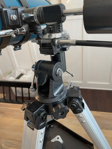 Orion StarBlast 4.5 EQ Telescope Equatorial Reflector Telescope With Tripod NICE - Picture 9 of 17