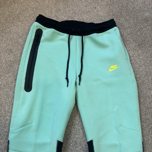 Nike Tech Fleece Jogginghose "Grün" - HF4433-349 - Größe: L Neu mit Etikett UVP 90£ - Bild 2 von 10