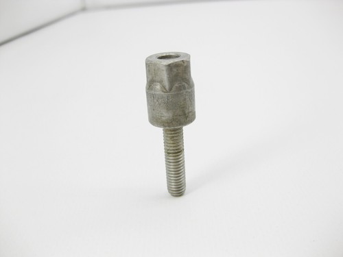 Mercedes-Benz A0009900465 Espaciador roscado para montar el bloque ISM - Imagen 7 de 8