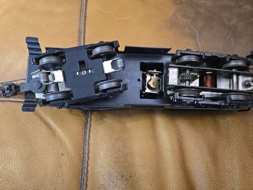 Postwar Lionel 634 Santa Fe NW2 Diesel Switcher From 1965-66 Used - Picture 6 of 6