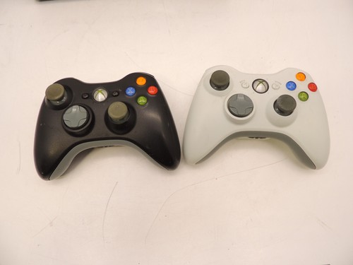 Microsoft Xbox 360 Slim Console Model 1439 w/ 2 Controller and AV cable - Picture 2 of 9